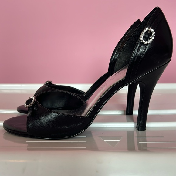 Black heels - Picture 1 of 3